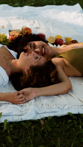 Couple-resting-in-the-park