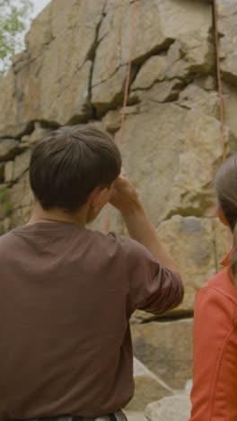 Climbers-at-the-bottom-of-the-cliff