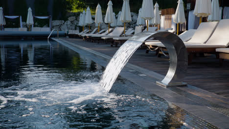 Wasserbrunnen-Am-Pool