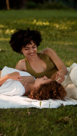 Couple-resting-in-the-park