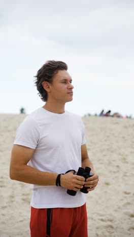 Male-lifeguard-at-the-beach