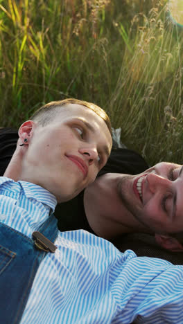 Couple-kissing-on-a-romantic-date-outdoors