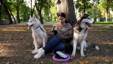 Pet-owner-with-her-dogs