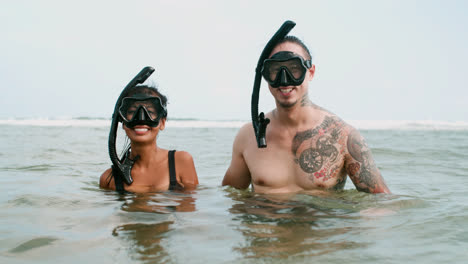 Couple-with-diving-goggles-on