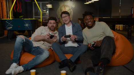 Group-of-friends-playing-videogames