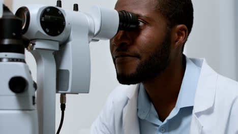 Ophthalmologist-in-the-clinic