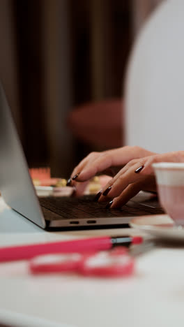 Person-typing-on-the-computer