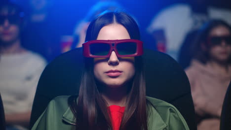 Girl-putting-on-3d-glasses