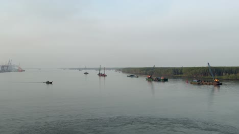 Ruhiger-Blick-Auf-Den-Fluss-In-Phu-My,-Vietnam