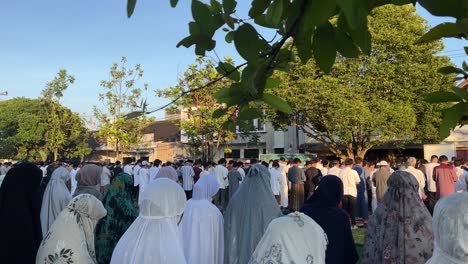 Muslim-People-Praying-Salah-Together-at-Eid-Al-Fitr-Moment-in-The-Field-in-Solemn-Situation