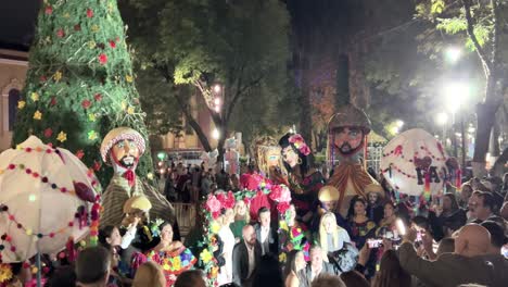 Foto-De-Boda-E-Invitados-Celebrando-En-San-Cristóbal-De-Las-Casas-México.