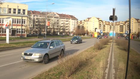 Novi-Sad,-Serbia---15-De-Enero-De-2024:-Tráfico-En-Novi-Sad,-Hermosa-Ciudad-Europea-En-Vojvodina,-Serbia