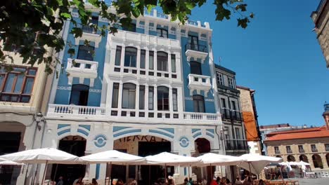 Calle-Turistica-De-Aviles-En-Asturias