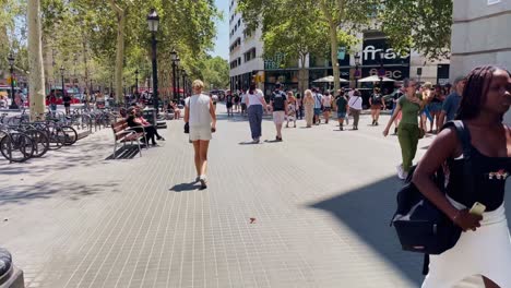 Crowded-City-Walk-In-City-Center-|-Barcelona-Spain-Immersive-City-Walk-Through-Crowded-Streets-in-Gothic-Quarter,-Europe,-4K