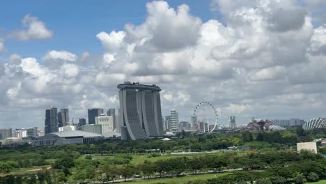 Point-of-view-of-the-beautiful-skyline-of-the-iconic-architecture-of-Marina-Bay-Sands,-Singapore