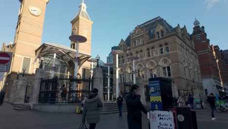 The-bustling-exterior-of-Liverpool-Street-Station