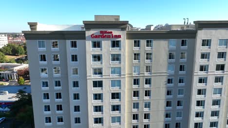 Hilton-Garden-Inn-hotel-in-downtown-Charlotte,-North-Carolina