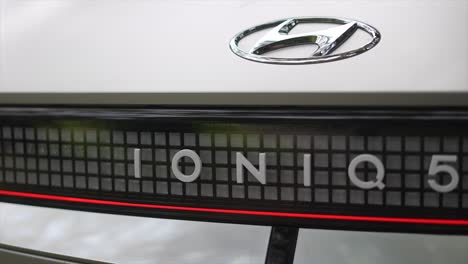 hyundai-ioniq-5,-ev-car,-auto-electrico-moderno,-sustainable-energy,-green-energy