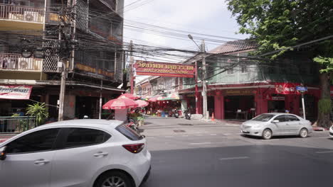 Busy-City-Traffic-in-Chinatown-Downtown-Bangkok,-Thailand