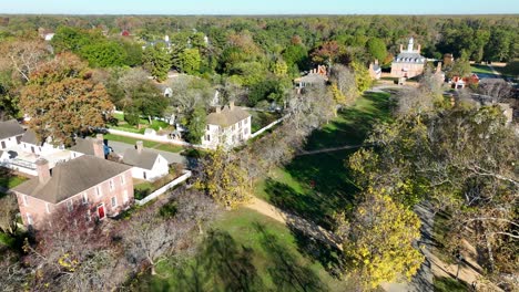 Williamsburg-Colonial-Durante-El-Día-De-Otoño