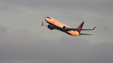 Air-Canada-Boeing-787-Dreamliner-plane-flying-after-takeoff-from-Toronto-Airport,-clear-sky