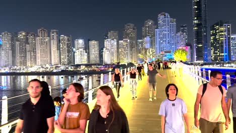 People-enjoying-the-vibrant-atmosphere-of-the-new-walking-area-on-Bluewaters-Island