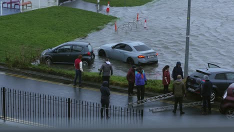 Storm-Fergus-chaos-in-Salthill,-Galway