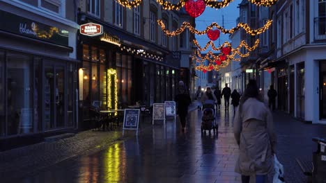 Vista-De-La-Calle-Aalborg-Centrum-Durante-La-Temporada-Oscura