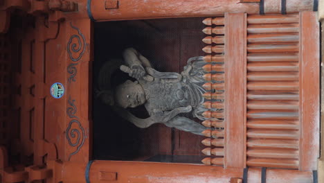 Kongo-Rikishi-Fierce-Looking-Wooden-Sculpture-At-Koyasan-Daimon-Gate