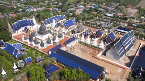 Vista-Aérea-De-Wat-Ban-Den-O-Templo-Del-Complejo-Wat-Ban