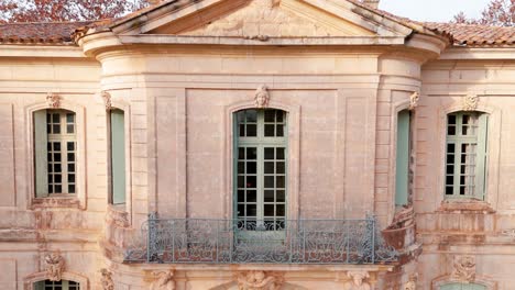 Elegant-architecture-of-Château-de-l'Engarran-with-revealing-lush-gardens