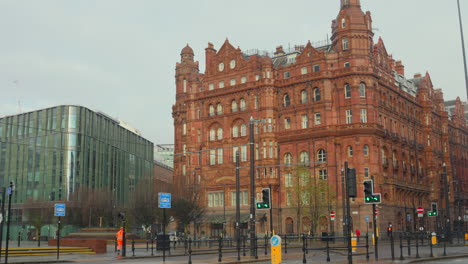 Wide-angle-view-of-Midland-Hotel-during-a-cloudy-day-in-Manchester,-England