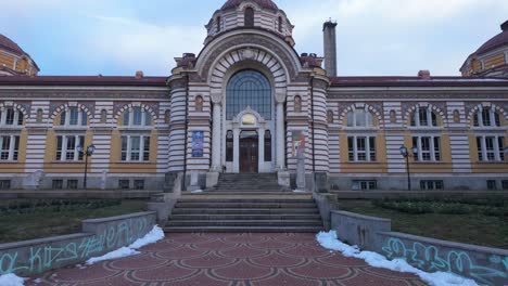 Museo-De-Historia-Regional-–-Sofía,-Ubicado-En-Los-Antiguos-Baños-Minerales-Centrales,-Construidos-En-1912.