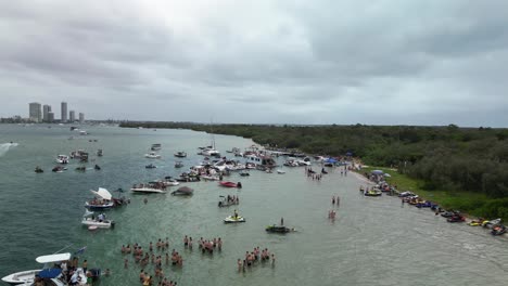 Gold-Coast-waterways-are-jam-packed-as-Australia-Day-on-the-Gold-Coast-kicks-into-gear