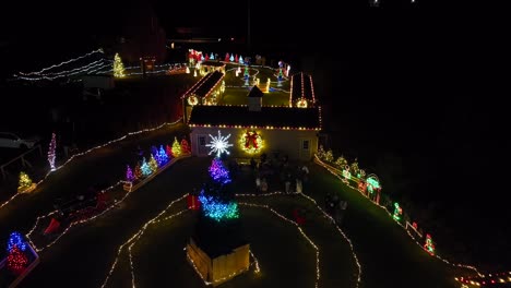 Exhibición-De-Luces-Navideñas-En-La-Noche