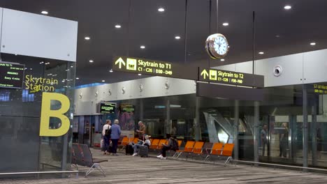 Skytrain-Arriving-At-Terminal-3-Departures-At-Changi-Airport-in-Singapore