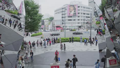 Omotesando-Mall-in-Tokyo,-Japan-from-the-outside