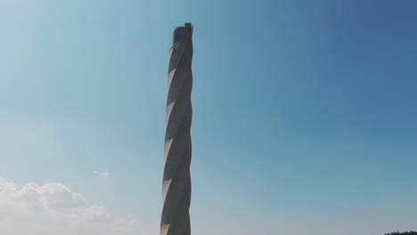 Thyssenkrupp-testturm-En-Rottweil,-Alemania-En-Un-Día-Soleado