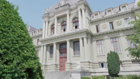 a-beautiful-old-villa-in-Vevey,-Switzerland-symbolizing-old-money