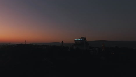 Belvedere-Hotel-In-Cluj-Napoca,-Rumänien-Bei-Sonnenuntergang