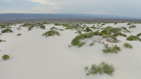 Vista-Aérea-De-Las-Dunas-De-Arena-Blanca-De-Yeso-En-El-área-Protegida-Del-Desierto-Mexicano-De-Cuatro-Cienegas,-Coahuila,-México