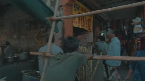 Chaos-in-the-Streets-of-Jaipur,-Rajasthan-in-India