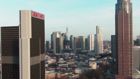 Skyline-Der-Deutschen-Stadt-Frankfurt-Im-Bundesland-Hessen-Während-Der-Goldenen-Stunde