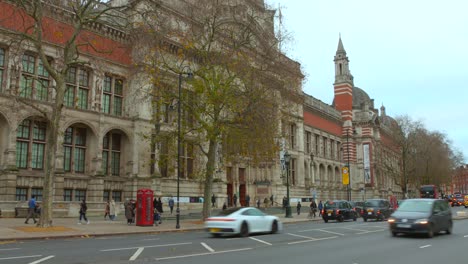 The-Victoria-and-Albert-Museum-is-the-world's-largest-of-applied-arts