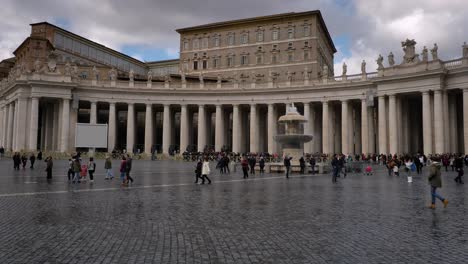 View-of-columns-in-front-of-St