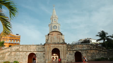 Walking-through-the-main-boulevard-in-Cartagena-de-las-Indias,-Colombia,-South-America