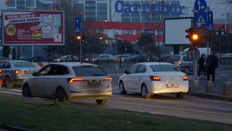 Autos,-Die-über-Rote-Ampeln-Fahren