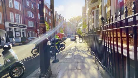 Punto-De-Vista-De-Un-Paseo-Por-La-Calle-Cavendish-En-Londres.