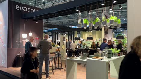 Customer-shopping-on-trade-fair-in-Frankfurt-decoration-for-home-living