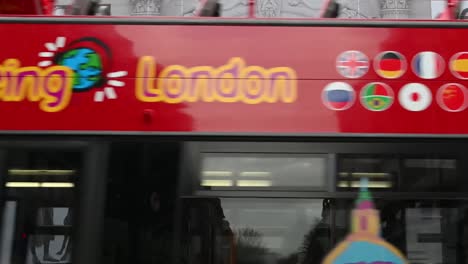 Advert-at-the-Marble-Arch,-London,-United-Kingdom